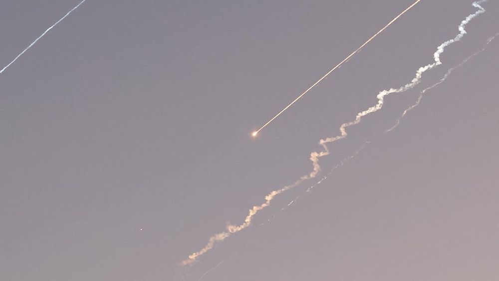 Terör devleti İsrail, Beyrut ve Tahran'a yönelik eş zamanlı saldırı başlattı