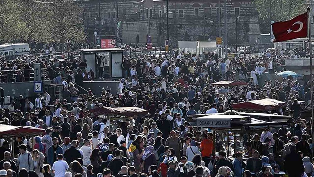 Türkiye’de genç nüfus oranı yüzde 14,8’e geriledi