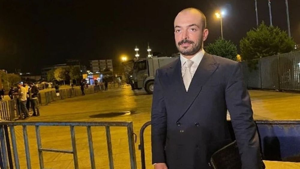 Ünlülere yönelik uyuşturucu operasyonunda yeni dalga: Avukat Emek Emre ile oyuncu Çağla Boz gözaltına alındı