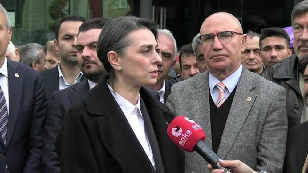 Üsküdar Belediye Başkanı Sinem Dedetaş yolsuzluktan gözaltına alındı
