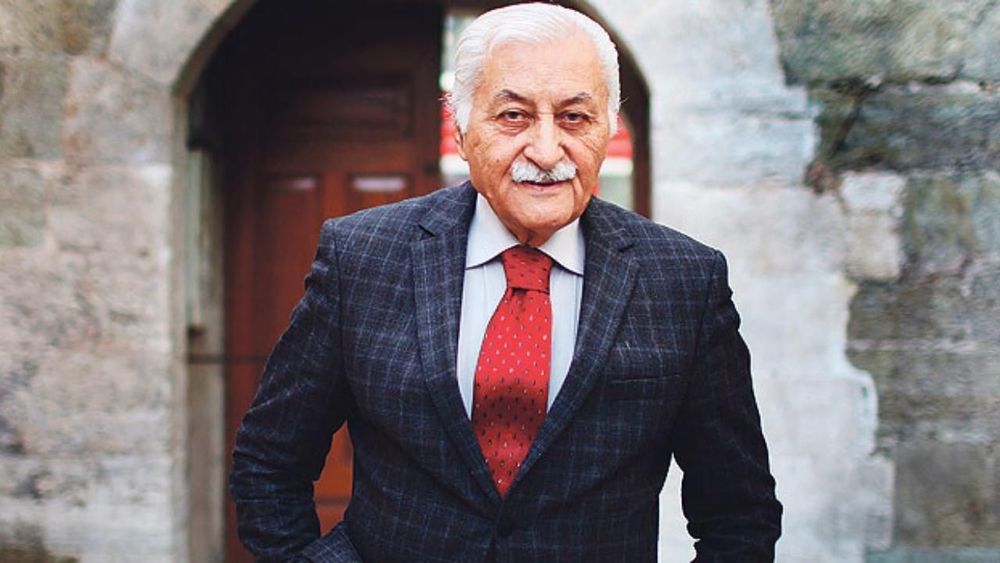 Usta edebiyatçı Yavuz Bülent Bakiler vefat etti