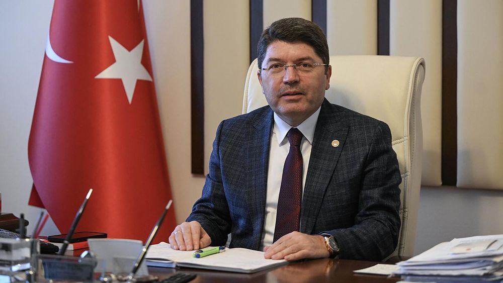 Adalet Bakanı Tunç iftiralara cevap verdi: Ülkemizde kesinlikle çıplak arama diye bir şey yok