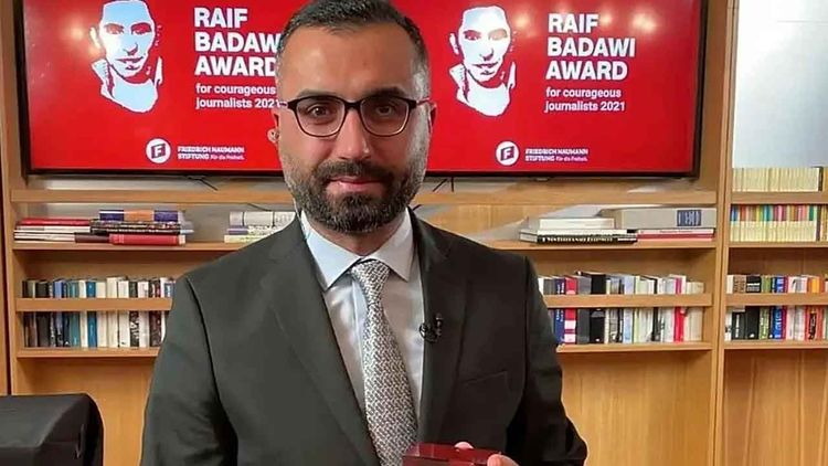 Operyoncu DW’de gazetecilik yapan Alican Uludağ, cumhurbaşkanına hakaretten tutuklandı