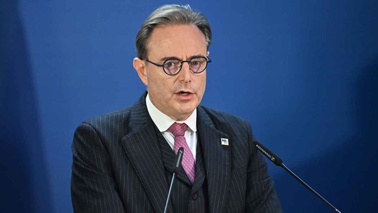 Belçika Başbakanı Wever: ABD güçlü olabilir ama şerefimiz satılık değil!