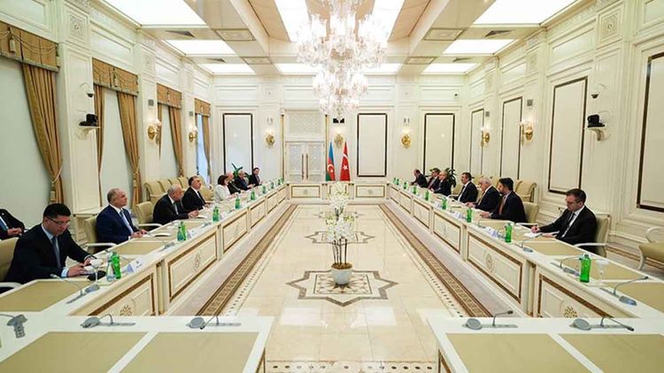 Cumhurbaşkanı Yardımcısı Yılmaz, Azerbaycan Milli Meclisi Başkanı Gafarova ile görüştü