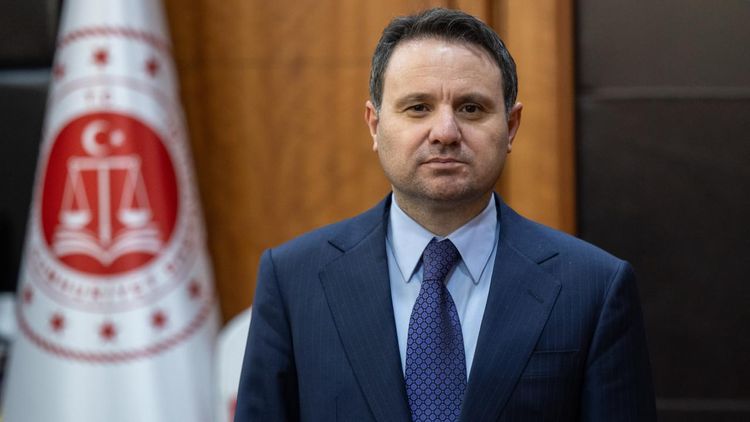 Bakan Gürlek: Sosyal medyaya girmek için kimlik ve cep telefonu doğrulaması geliyor