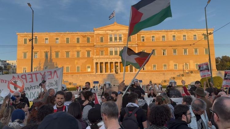 Terör devleti İsrail’in Sumud Filosu’na müdahalesi Atina’da protesto edildi