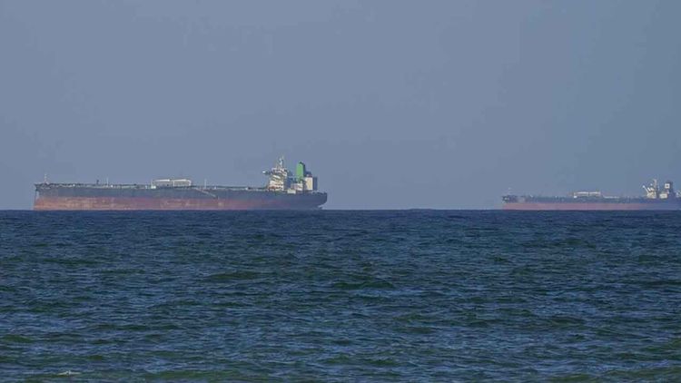 BAE ham petrolü taşıyan Pakistan bayraklı tanker Hürmüz Boğazı’nı geçti