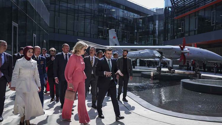 Belçika Kraliçesi Mathilde ve beraberindeki heyet, Baykar’ı ziyaret etti