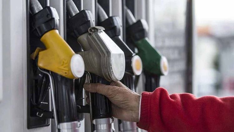Benzine 2,68 TL, motorine ise 4,06 TL indirim yapıldı