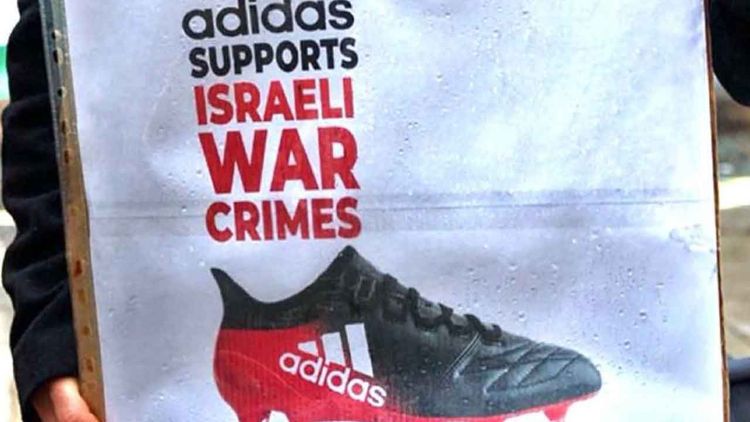 Esra Elönü yazdı: Adidas soykırıma ayak uydurmuş