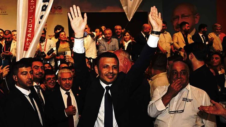 CHP İstanbul Kongresi iptal edildi: Yönetim görevden alındı, delegeler görevden uzaklaştırıldı