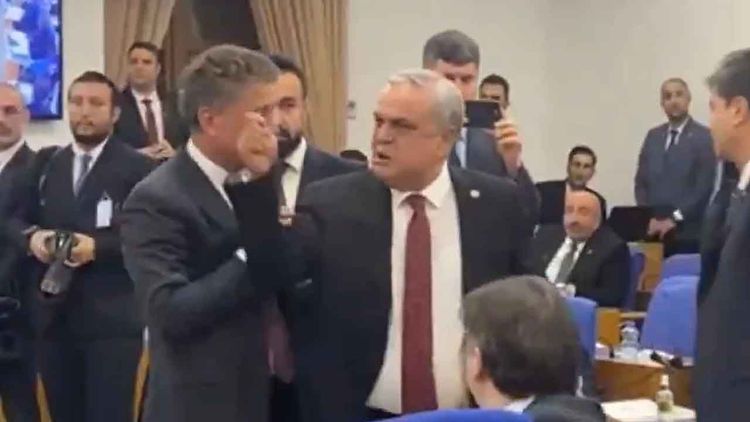 CHP içindeki kavga Meclis’e yansıdı: Protesto ediyorum, alçak herifler!