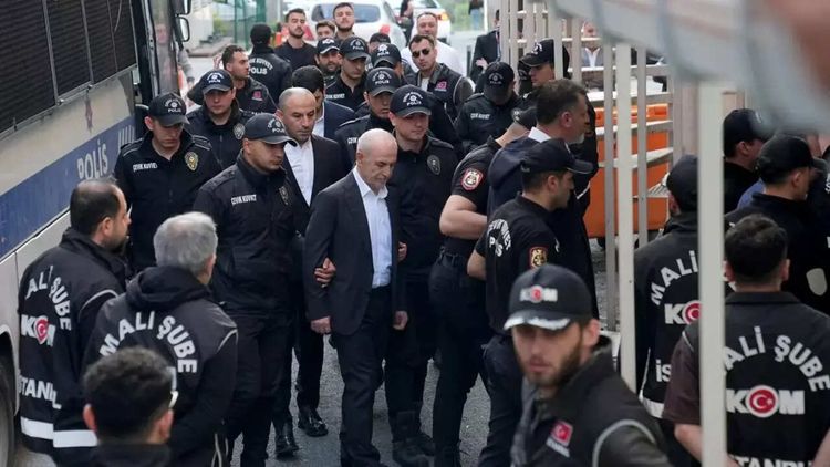 CHP'li Belediyelere Yapılan Yolsuzluk Operasyonunda 22 Tutuklama