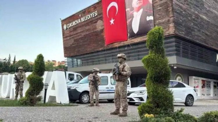 Çukurova Belediyesi'ne operasyon