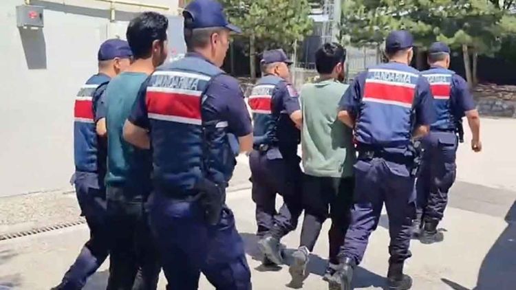 DEAŞ’a 14 ilde operasyon: 26 şüpheli yakalandı