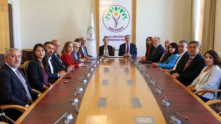 DEM Parti, ‘Millî Dayanışma ve Toplumsal Bütünleşmenin Güçlendirilmesine Dair Kanun Teklifi’ni imzaladı
