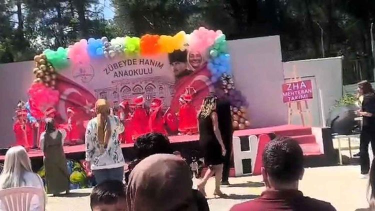 CHP’lilerin Mehter marşına sırtını dönmesinin ardından benzer bir hâdise Denizli’de yaşandı: Eğitimciler tepkili