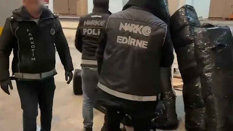 Edirne’de uyuşturucu operasyonu: 240 kilogram skunk ele geçirildi