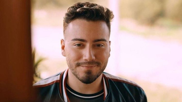 Uyuşturucu soruşturmasında hakkında arama kararı bulunan Fenomen Enes Batur havalimanında gözaltına alındı