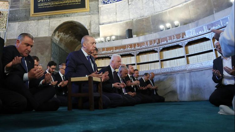 Erdoğan'dan Ayasofya'nın ibadete açılışının 6. yılına mesaj: Ayasofya'nın dirilişi mübarek olsun