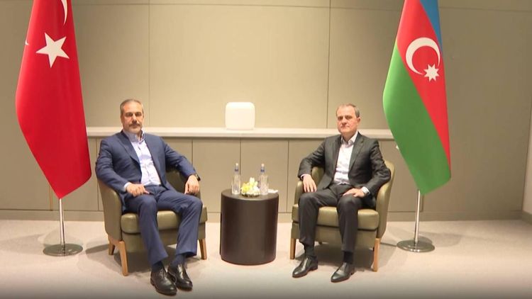 Fidan, Azerbaycanlı mevkidaşı Bayramov ile görüştü