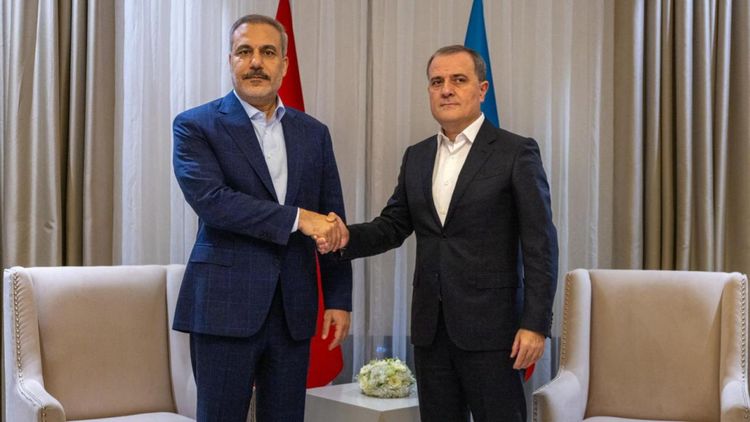 Dışişleri Bakanı Fidan Azerbaycanlı mevkidaşı Bayramov ile görüştü