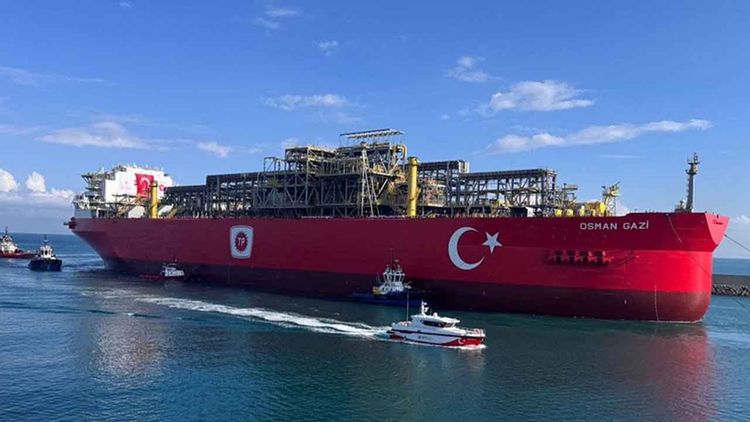 Türkiye'nin ilk yüzer doğal gaz üretim platformu Osman Gazi Filyos Limanı'nda