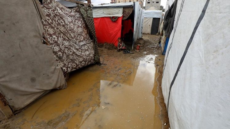 Hamas'tan çadırların sular altında kaldığı Gazze'ye el uzatma çağrısı