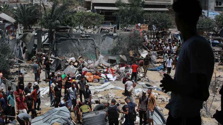 İsrail'in Gazze'ye yönelik saldırılarında 14 Filistinli şehit oldu