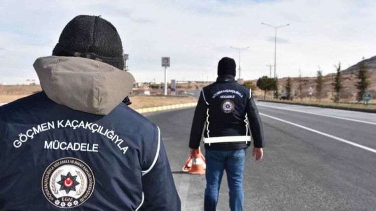 81 ilde eş zamanlı denetim: 972 düzensiz göçmenin yakalandı