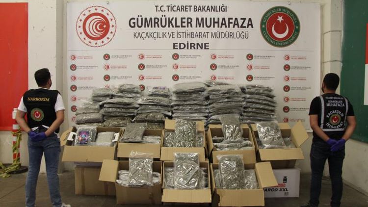 Gümrük Muhafaza ekipleri üç ilde 1,2 ton uyuşturucu yakaladı