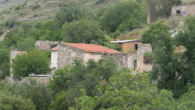 İsrailliler Güney Kıbrıs'ta satın aldıkları köyde izinsiz inşaata başladılar