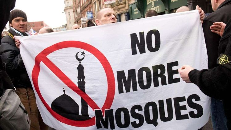 Son 3 ayda İngiltere’de 27 camiye saldırı düzenlendi