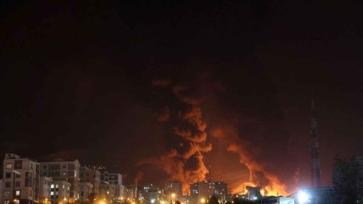 İran geceki misilleme saldırılarında 80'e yakın füze ateşledi