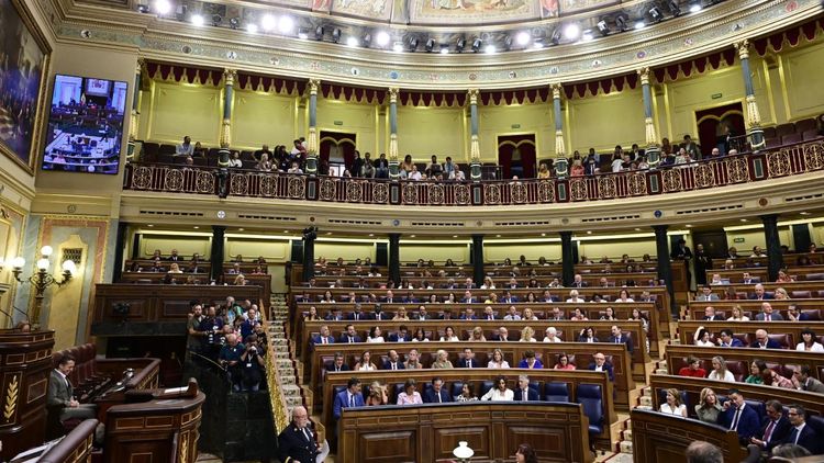 İspanya, soykırımcı İsrail'e tam silah ambargosu getiren kararnameyi onayladı
