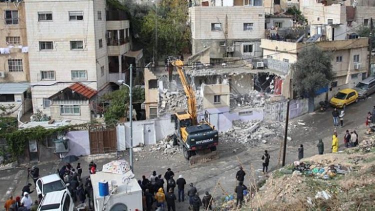 Soykırımcı İsrail ordusu Kusra'da 16 Filistinlinin evine el koydu
