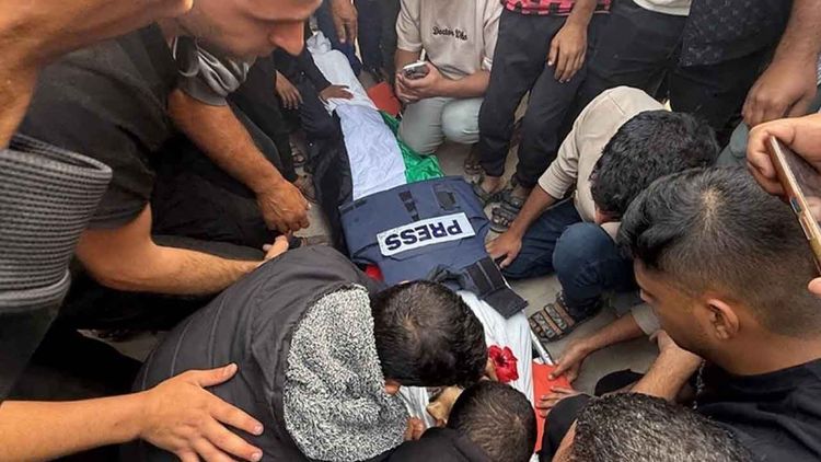 Terör devleti İsrail, Han Yunus'ta hastaneyi vurdu