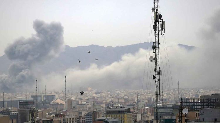 Vijay Prashad: ABD ve İsrail, İran’a karşı kazanılmayacak bir savaşa girdi