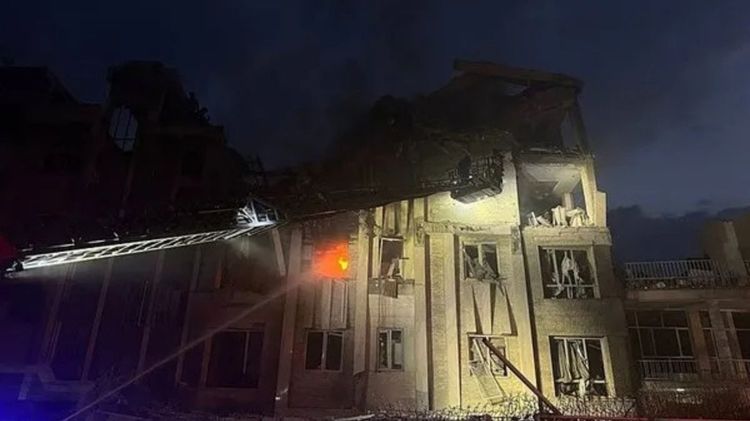Terör devleti İsrail İran'a saldırdı