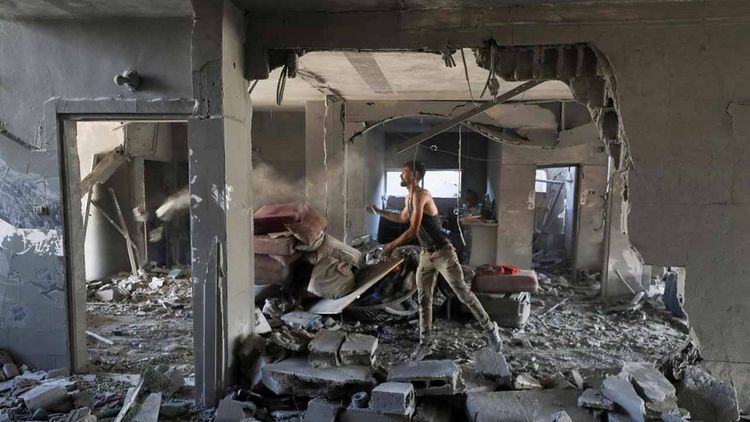 İsrail, Gazze'de sivillerin sığındığı okul ve evleri vurdu: 38 şehit