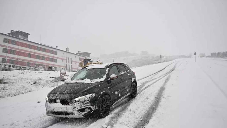 Kar İstanbul’u vurdu; İmamoğlu’nun beceriksizliği yine ortaya çıktı