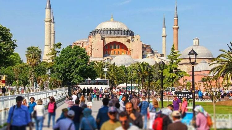 İstanbul 6 ayda 8,5 milyon turist ağırladı