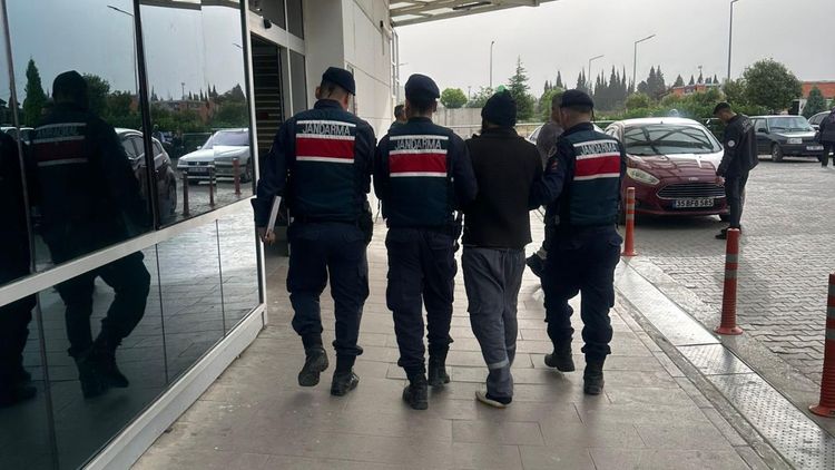 İzmir’de terör örgütü DEAŞ’a yönelik operasyon: 3 şüpheli gözaltına alındı