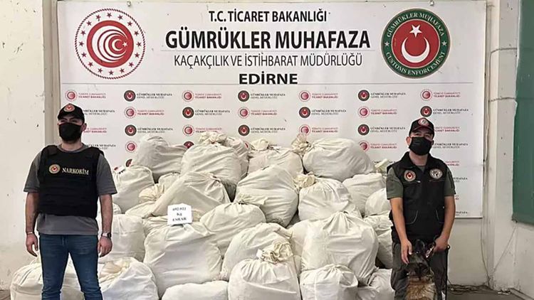 Kapıkule'de TIR'da kilolarca uyuşturucu ele geçirildi