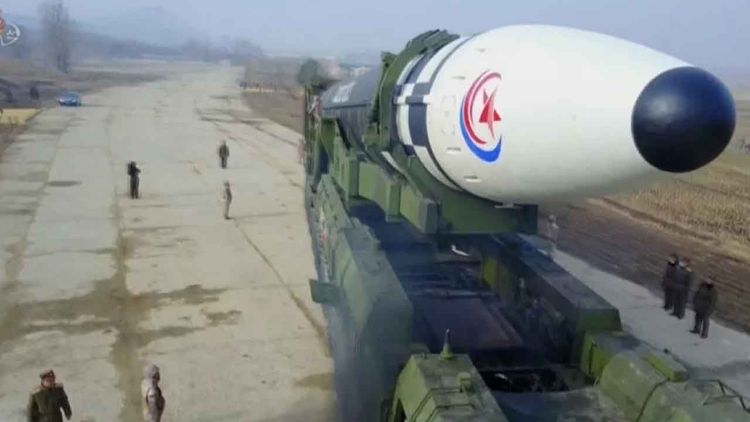 Güney Kore ve ABD'nin ortak askeri tatbikata başlaması üzerine Kuzey Kore balistik füze ateşledi