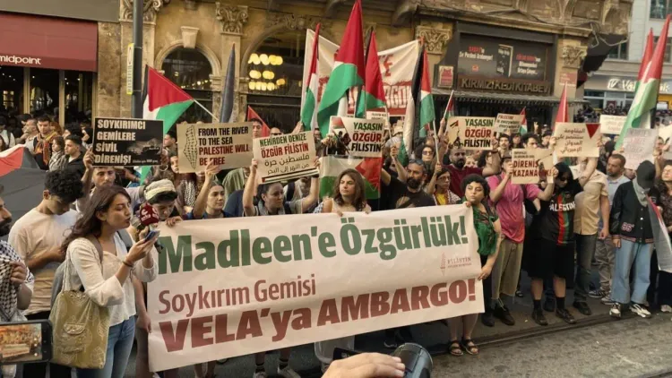 Taksim’de Gazze ve Madleen eylemi