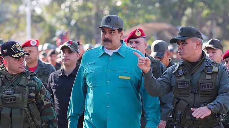 Venezuela Devlet Başkanı Nicolas Maduro, orduya hazır ol talimatı verdi