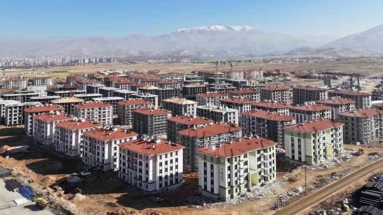 Afet bölgesindeki 300. bininci konut Eylül’de teslim edilecek