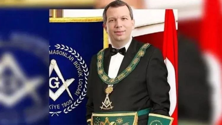 Mahmut Övür: Yolsuzluk operasyonlarının arkasında ne var?